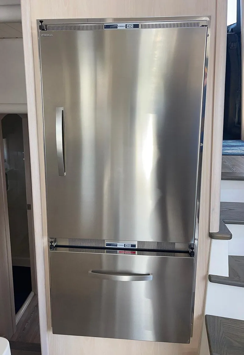 Slide: The Image of Fathom 43 Fly 2019 - 64