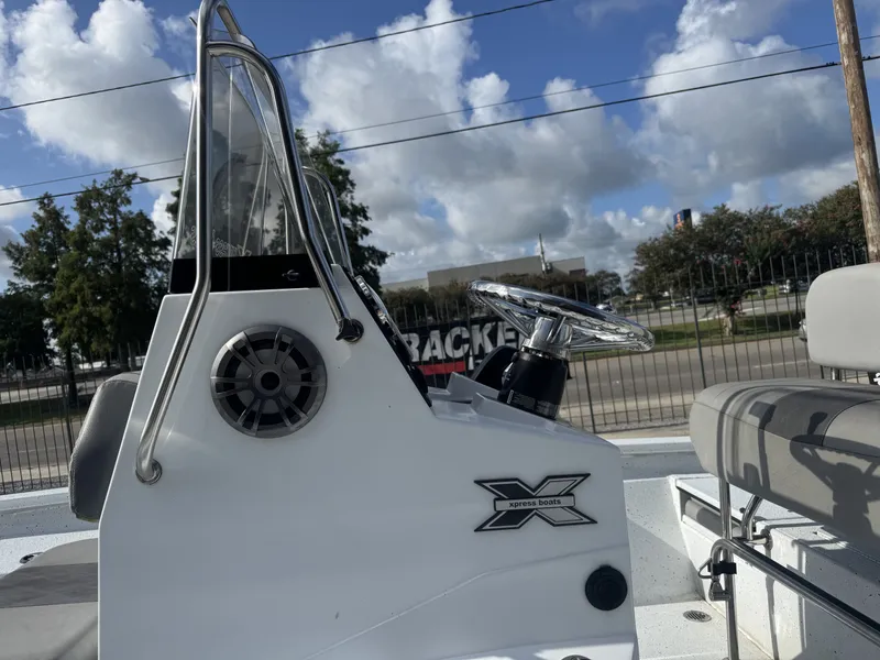 Slide: The Image of Xpress H20B Bay 2023 - 15