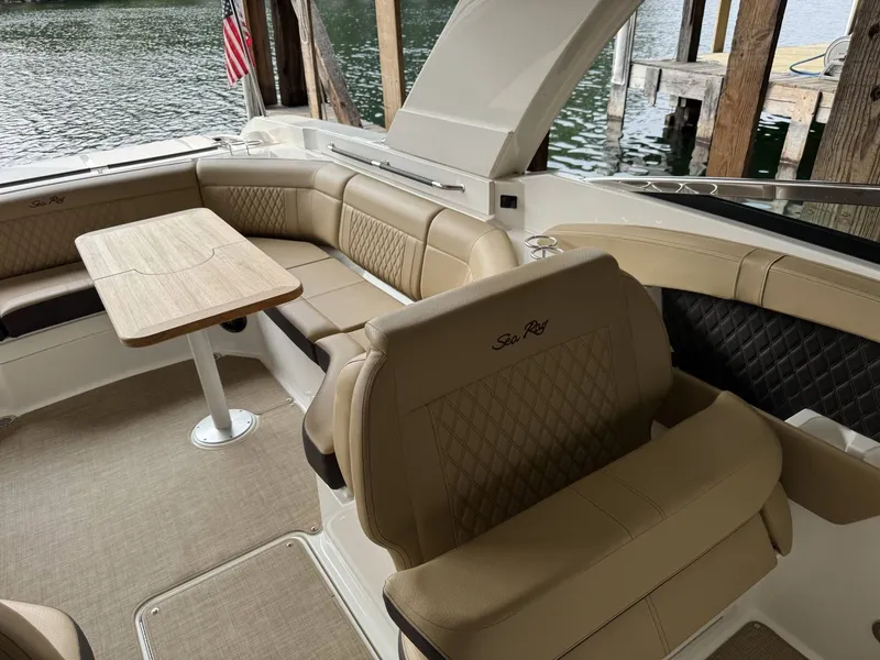 Slide: The Image of Sea Ray 350 SLX 2024 - 6