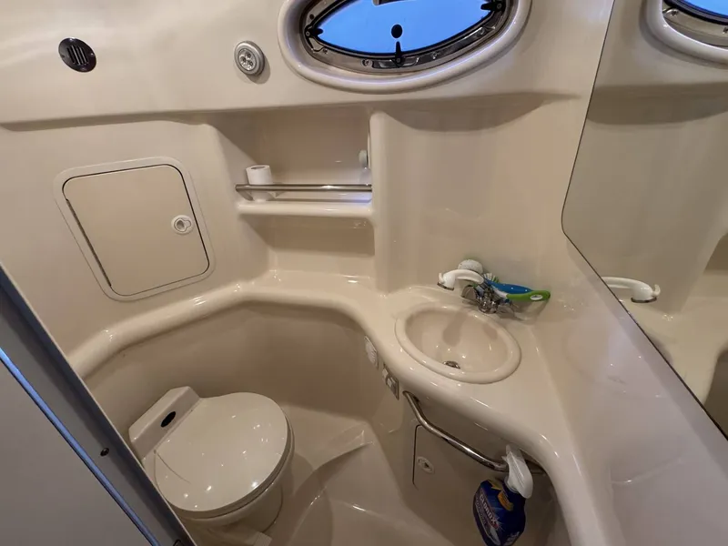 Slide: The Image of Sea Ray 310 Sundancer 2002 - 13