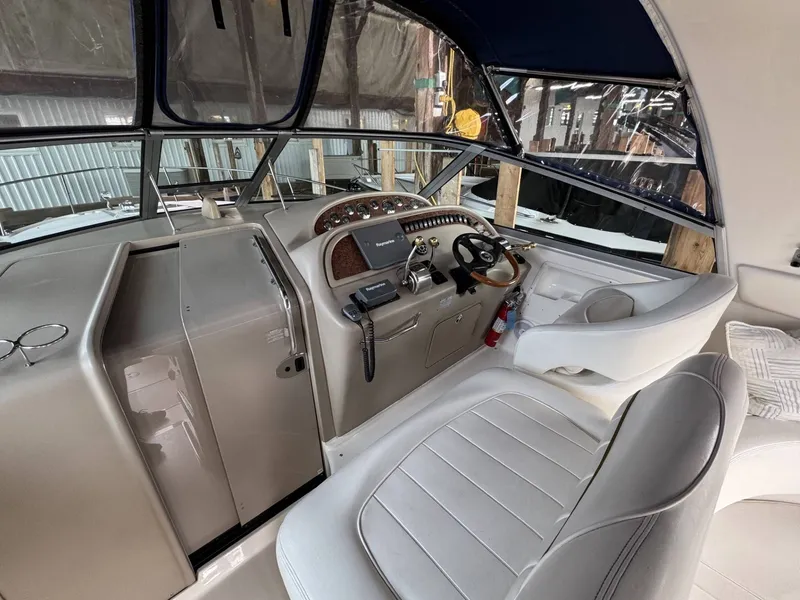 Slide: The Image of Sea Ray 310 Sundancer 2002 - 8