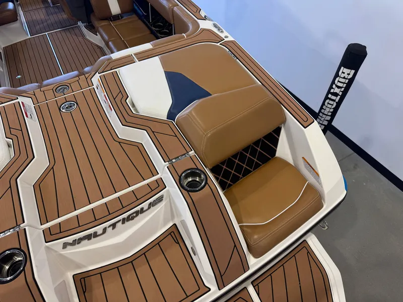 Slide: The Image of Nautique Super Air Nautique GS22 2017 - 11