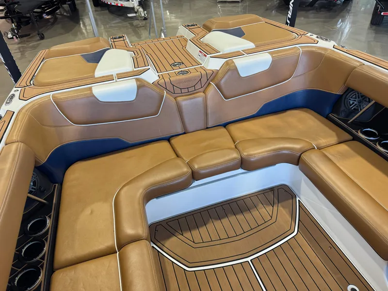 Slide: The Image of Nautique Super Air Nautique GS22 2017 - 16