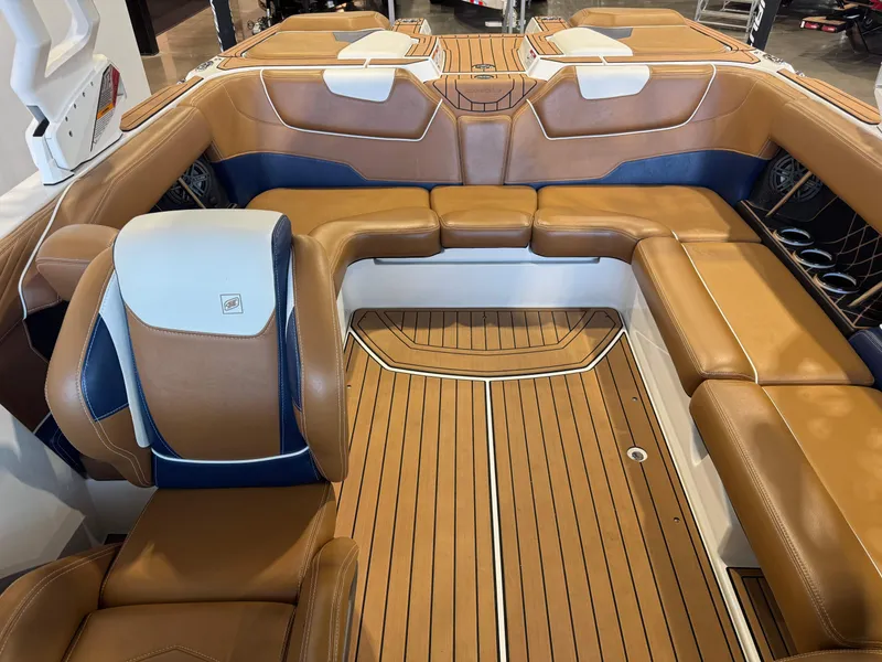 Slide: The Image of Nautique Super Air Nautique GS22 2017 - 22