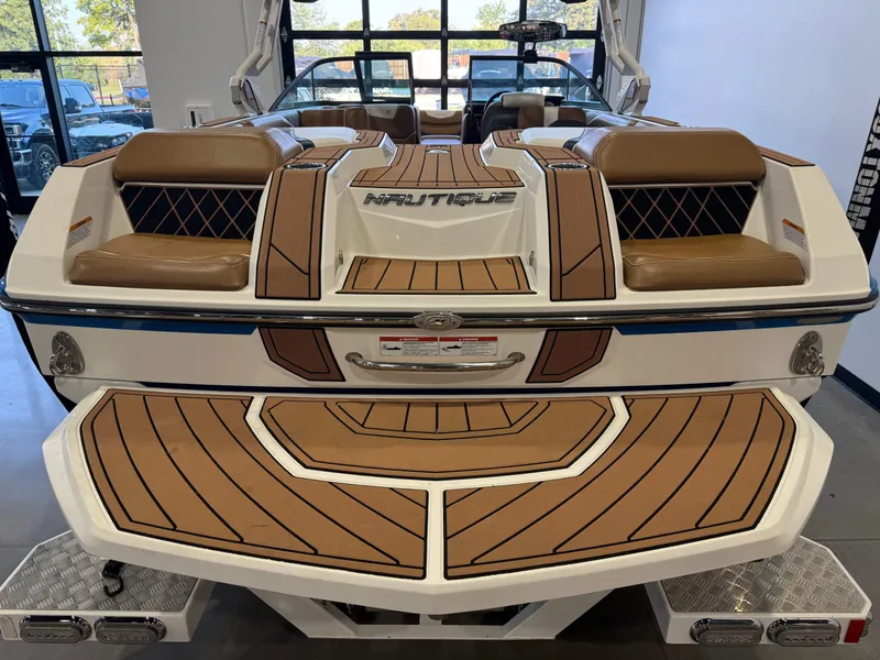 Slide: The Image of Nautique Super Air Nautique GS22 2017 - 8