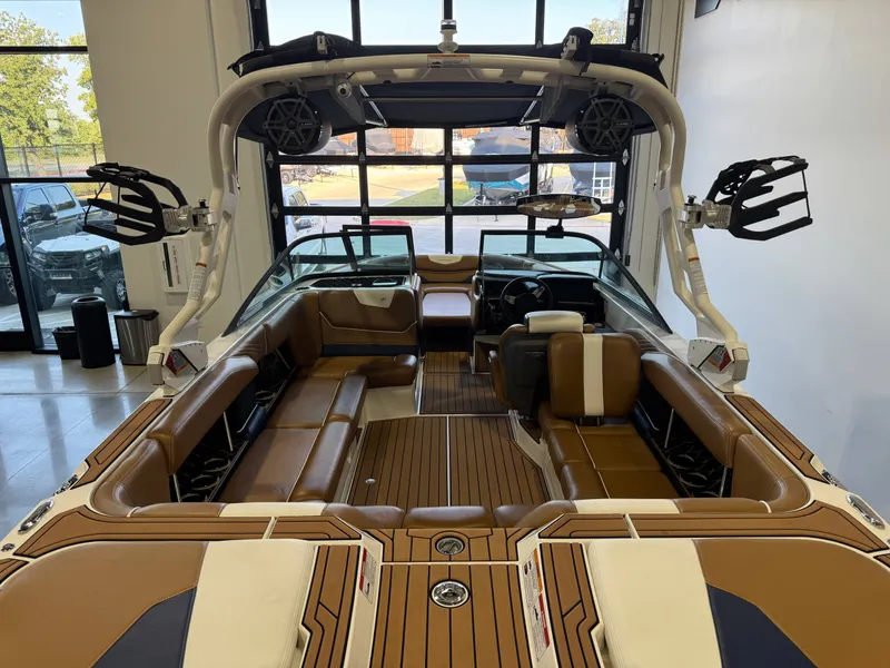 Slide: The Image of Nautique Super Air Nautique GS22 2017 - 9