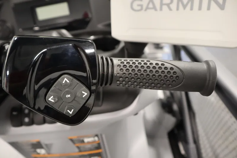 Slide: The Image of Close-up of 2024 Sea-Doo Switch Sport/Cruise 21 handlebar with control buttons. - 27