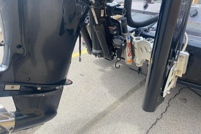 Slide: The Image of 2017 Ranger 621FS Fisherman boat motor and hydraulic system close-up. - 17