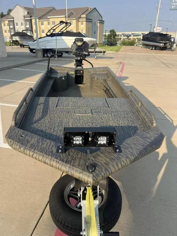 Slide: The Image of Gator-Tail 17/50 SAVAGE 2026 - 8