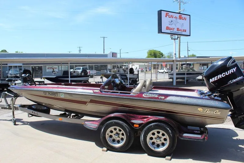 Slide: The Image of 2007 Bass Cat Cougar boat with Mercury engine at Fun-N-Sun Boat Sales. - 7