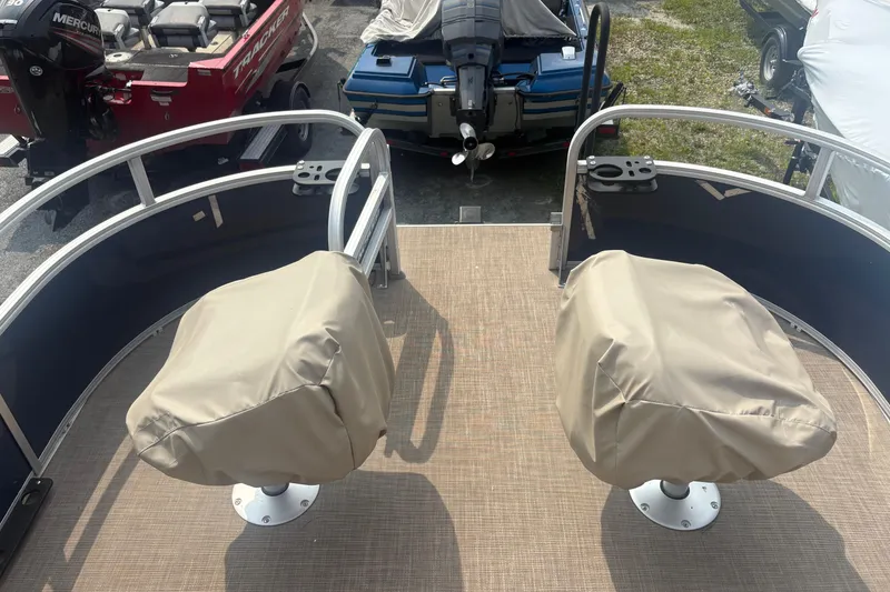 Slide: The Image of Sun Tracker Bass Buggy 16 XL 2022 - 5