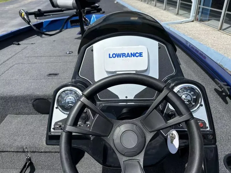 Slide: The Image of Lowe Stinger 175 2022 - 13