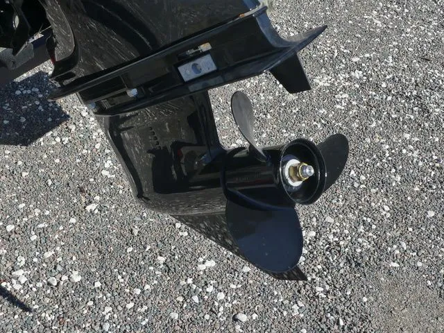 Slide: The Image of Tracker Grizzly 1860 CC 2026 - 12