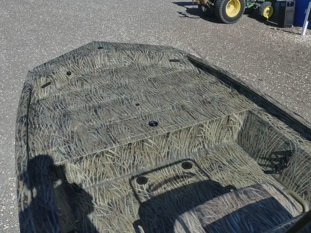 Slide: The Image of Tracker Grizzly 1860 CC 2026 - 13