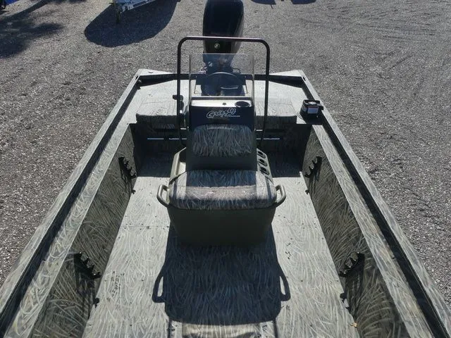 Slide: The Image of Tracker Grizzly 1860 CC 2026 - 14