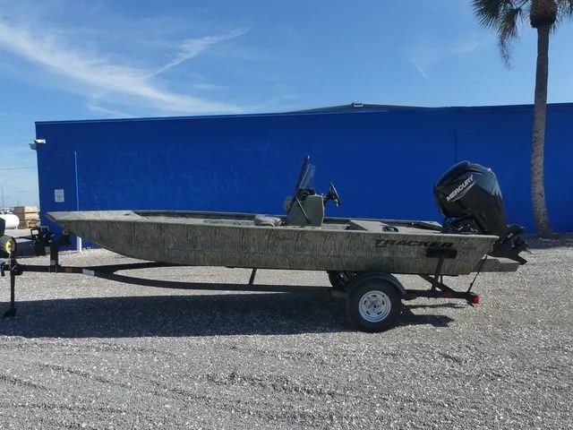 Slide: The Image of Tracker Grizzly 1860 CC 2026 - 7