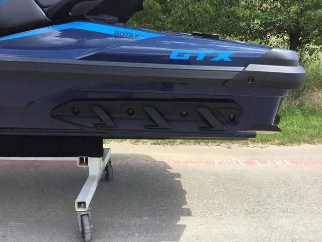 Slide: The Image of Sea-Doo GTX 300 2025 - 9