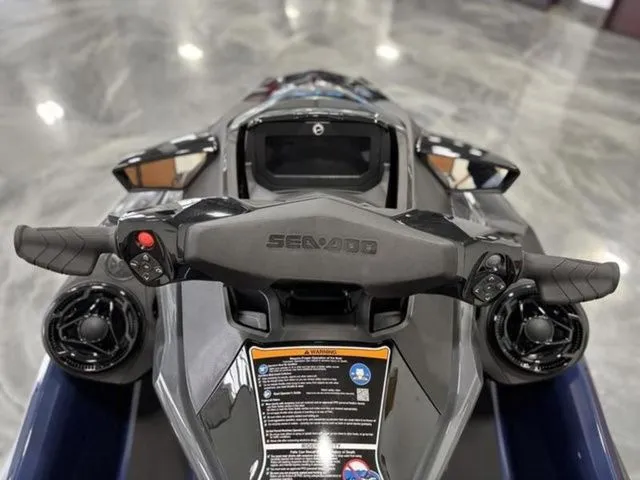 Slide: The Image of Sea-Doo GTX 170 2025 - 10