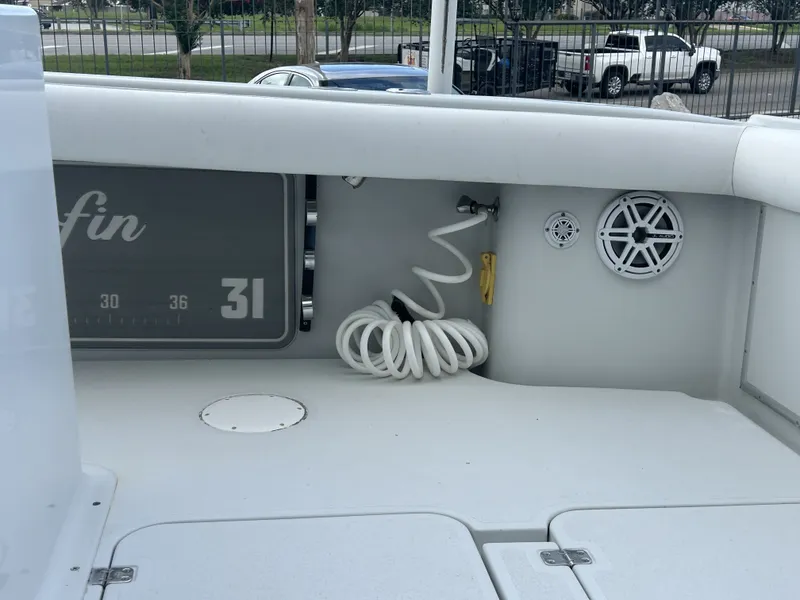 Slide: The Image of Yellowfin 31 Center Console 2001 - 6