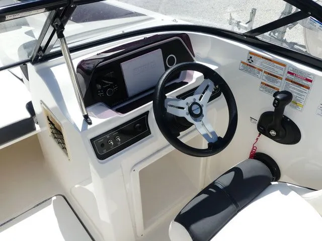 Slide: The Image of Bayliner DX 2000 2023 - 12