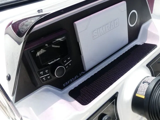 Slide: The Image of Bayliner DX 2000 2023 - 13