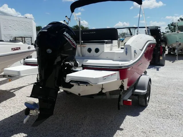 Slide: The Image of Bayliner DX 2000 2023 - 4