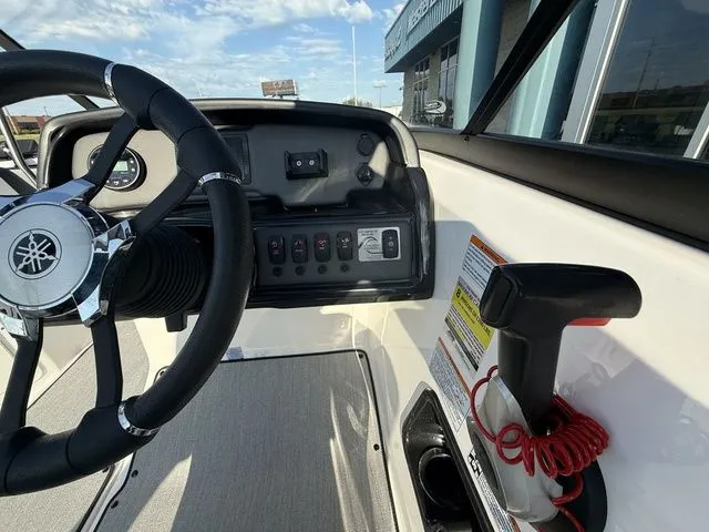 Slide: The Image of Yamaha AR195 2021 - 16