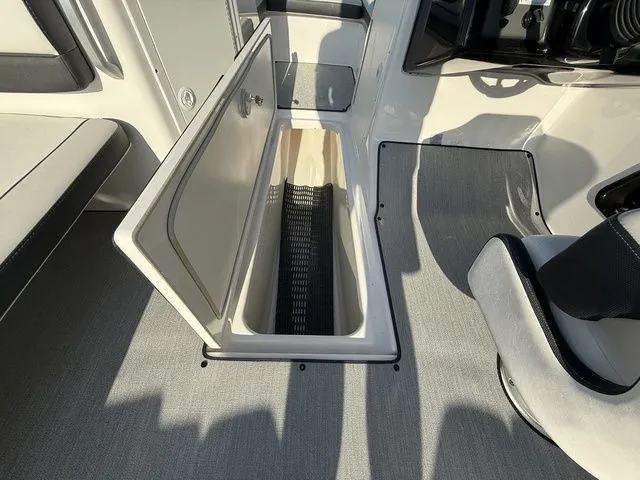 Slide: The Image of Yamaha AR195 2021 - 18