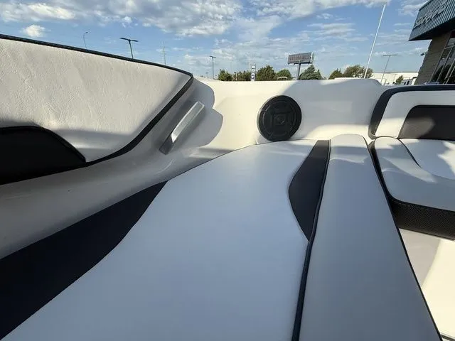 Slide: The Image of Yamaha AR195 2021 - 20