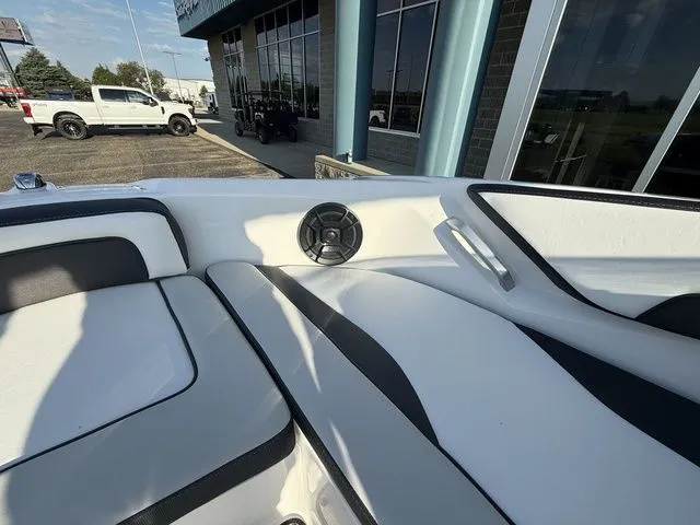 Slide: The Image of Yamaha AR195 2021 - 21