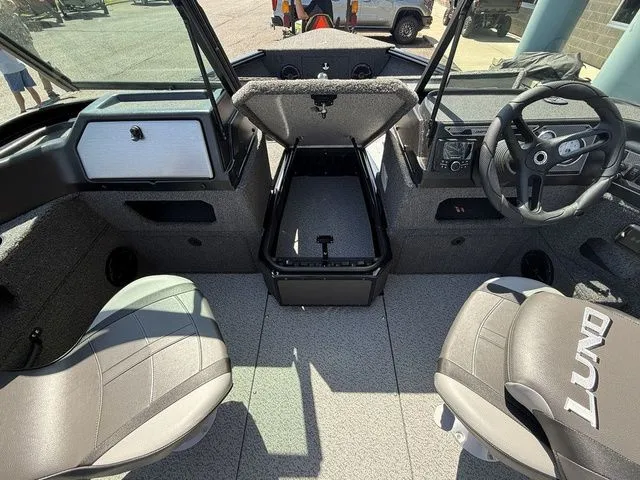 Slide: The Image of Lund 1775 Impact XS Sport 2026 - 13