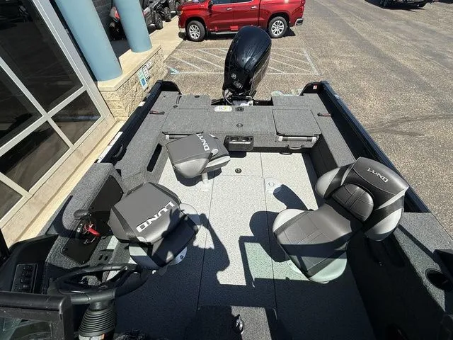 Slide: The Image of Lund 1775 Impact XS Sport 2026 - 16