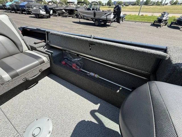 Slide: The Image of Lund 1775 Impact XS Sport 2026 - 27