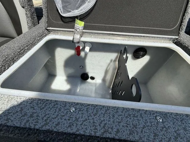 Slide: The Image of Lund 1775 Impact XS Sport 2026 - 28