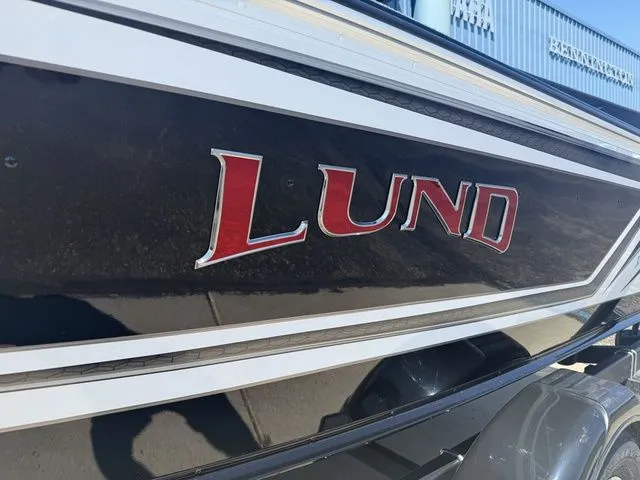 Slide: The Image of Lund 1775 Impact XS Sport 2026 - 3