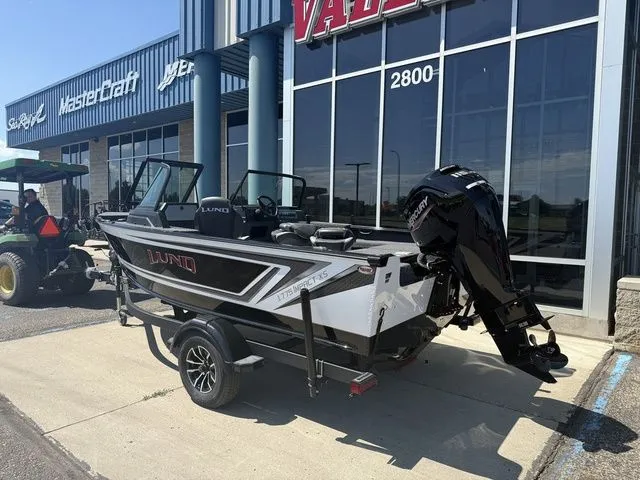 Slide: The Image of Lund 1775 Impact XS Sport 2026 - 5