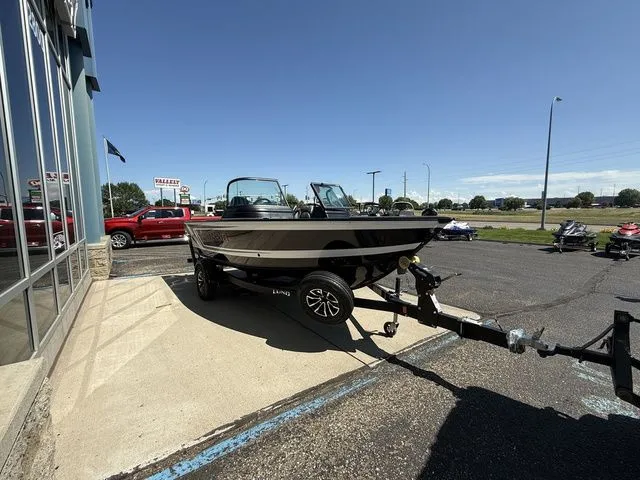 Slide: The Image of Lund 1775 Impact XS Sport 2026 - 8