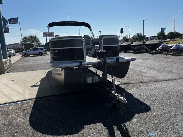 Slide: The Image of Misty Harbor 2285CS Pontoon 2015 - 11