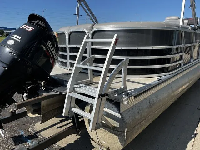 Slide: The Image of Misty Harbor 2285CS Pontoon 2015 - 15