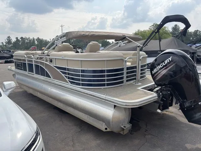 Slide: The Image of Bennington 2250 GSR 2014 - 4