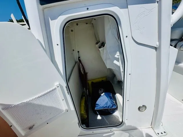 Slide: The Image of Sea Hunt Ultra 239 SE 2024 - 15