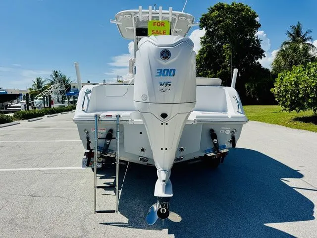 Slide: The Image of Sea Hunt Ultra 239 SE 2024 - 4