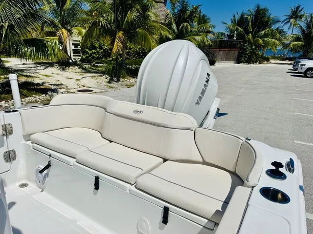 Slide: The Image of Sea Hunt Ultra 239 SE 2024 - 5