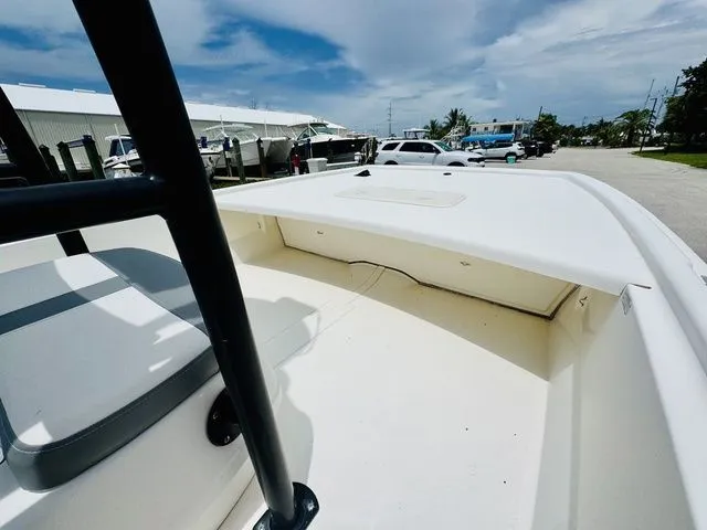 Slide: The Image of Mako Pro Skiff 19 CC Top Drive 2018 - 10