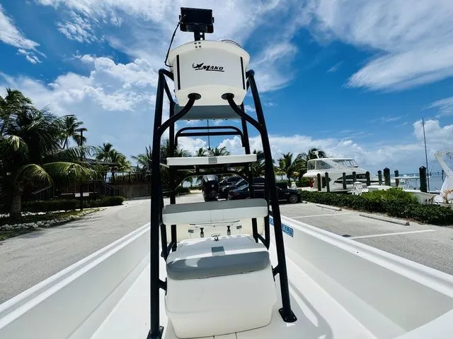 Slide: The Image of Mako Pro Skiff 19 CC Top Drive 2018 - 11