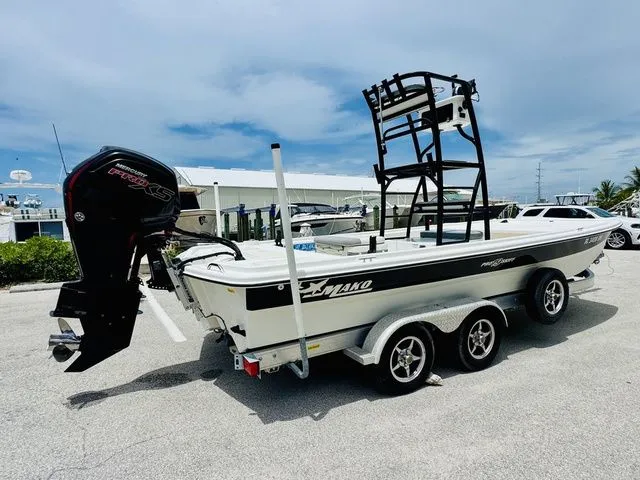 Slide: The Image of Mako Pro Skiff 19 CC Top Drive 2018 - 13