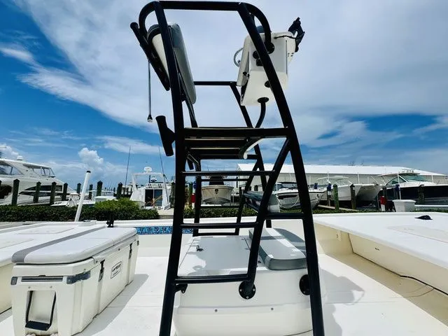 Slide: The Image of Mako Pro Skiff 19 CC Top Drive 2018 - 7