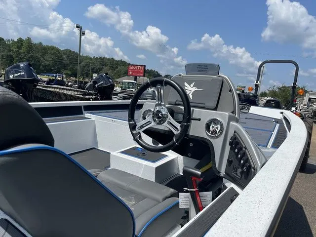 Slide: The Image of Xpress X19 Pro 2026 - 10