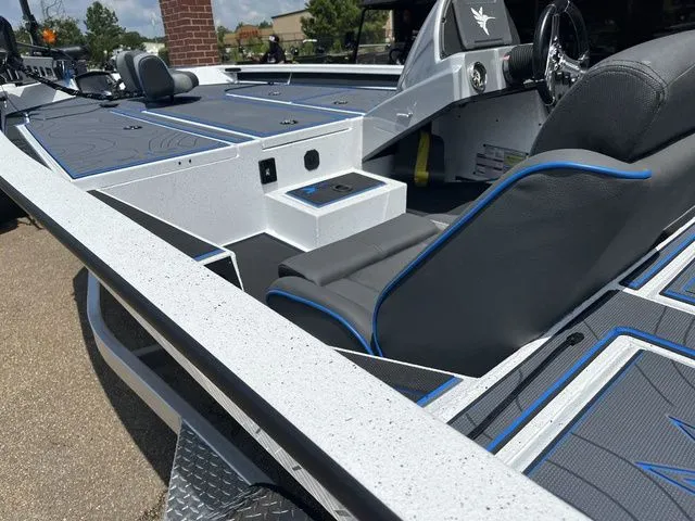 Slide: The Image of Xpress X19 Pro 2026 - 18