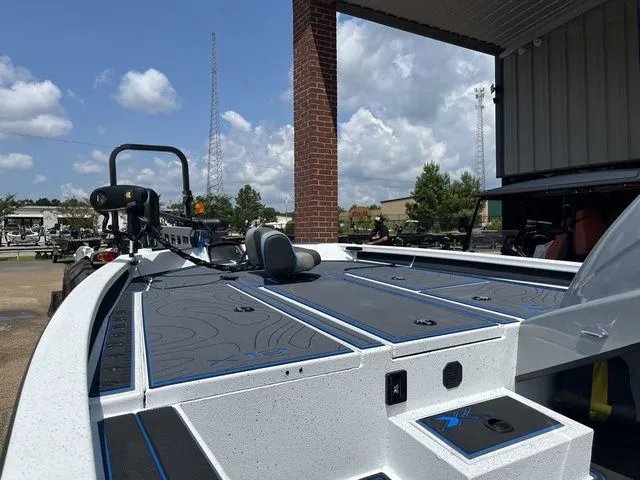 Slide: The Image of Xpress X19 Pro 2026 - 20